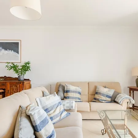 Floor, 2 Bed -